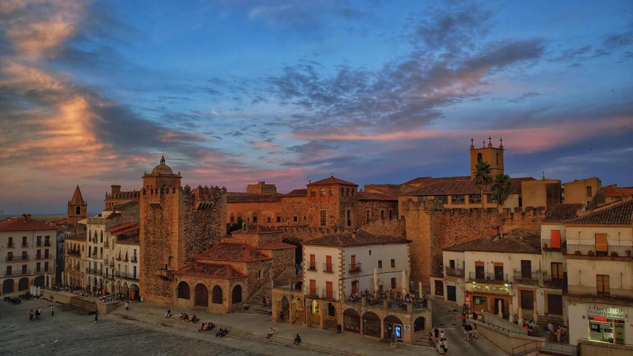 Hostal Martes Caceres Plaza Mayor - Tercer Piso Sin Ascensor מראה חיצוני תמונה