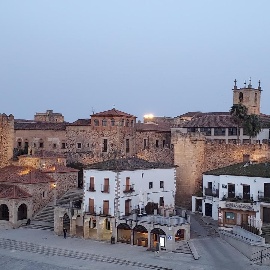 Hostal Martes Caceres Plaza Mayor - Tercer Piso Sin Ascensor מראה חיצוני תמונה