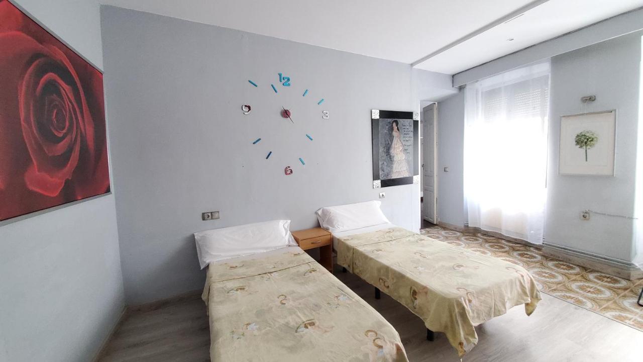 Hostal Martes Caceres Plaza Mayor - Tercer Piso Sin Ascensor מראה חיצוני תמונה