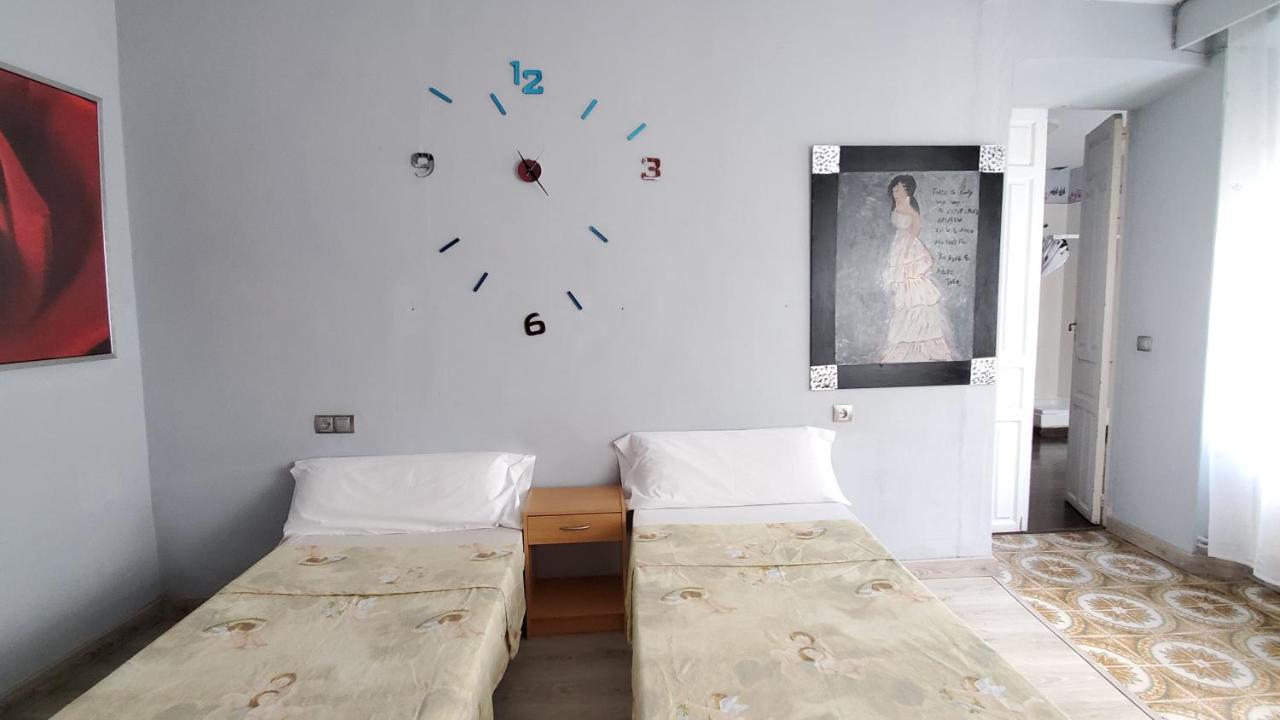 Hostal Martes Caceres Plaza Mayor - Tercer Piso Sin Ascensor מראה חיצוני תמונה