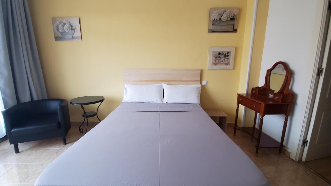 Hostal Martes Caceres Plaza Mayor - Tercer Piso Sin Ascensor מראה חיצוני תמונה