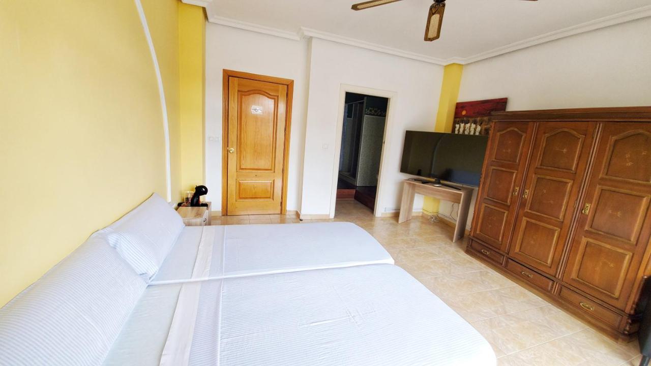 Hostal Martes Caceres Plaza Mayor - Tercer Piso Sin Ascensor מראה חיצוני תמונה